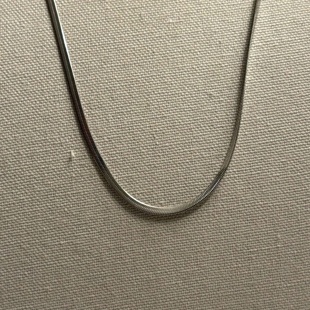 Twenty Compass Silver Chain - Picture 3 of 6